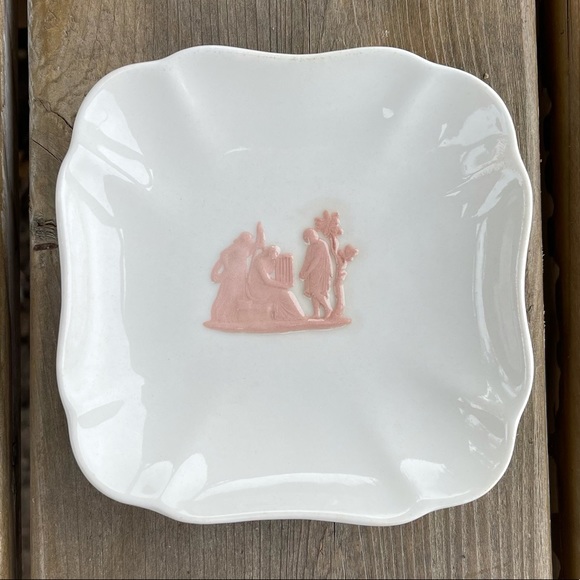 Wedgwood Pink on Cream Queensware Square Dish - Picture 2 of 8